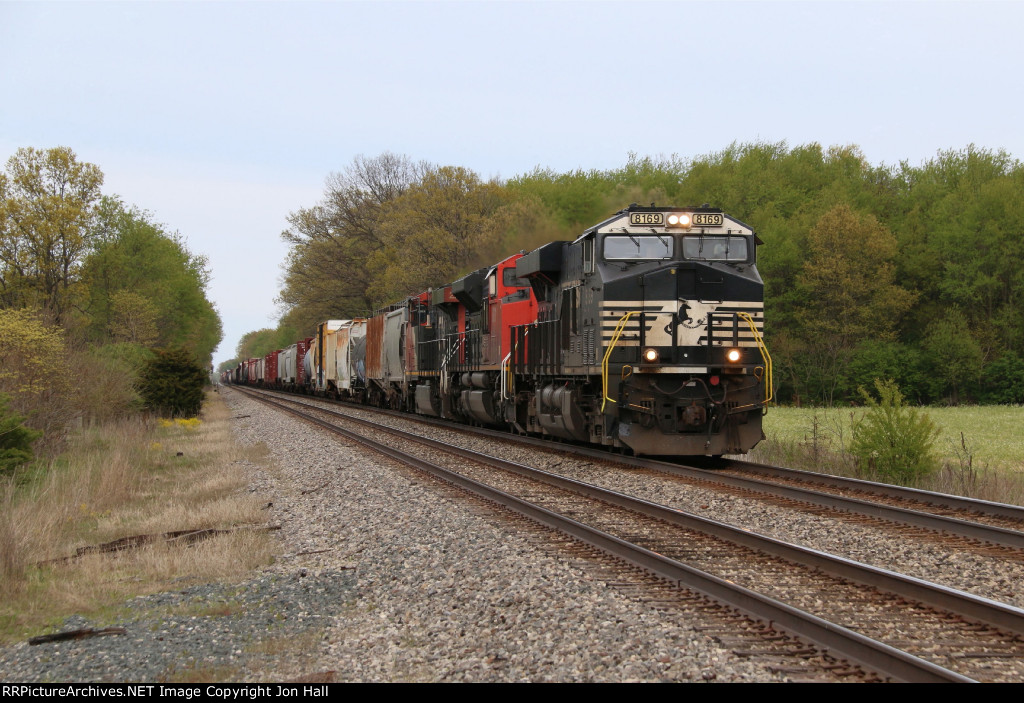 NS and CN power bring A441 west on its trip between Elkhart and Kirk Yard
